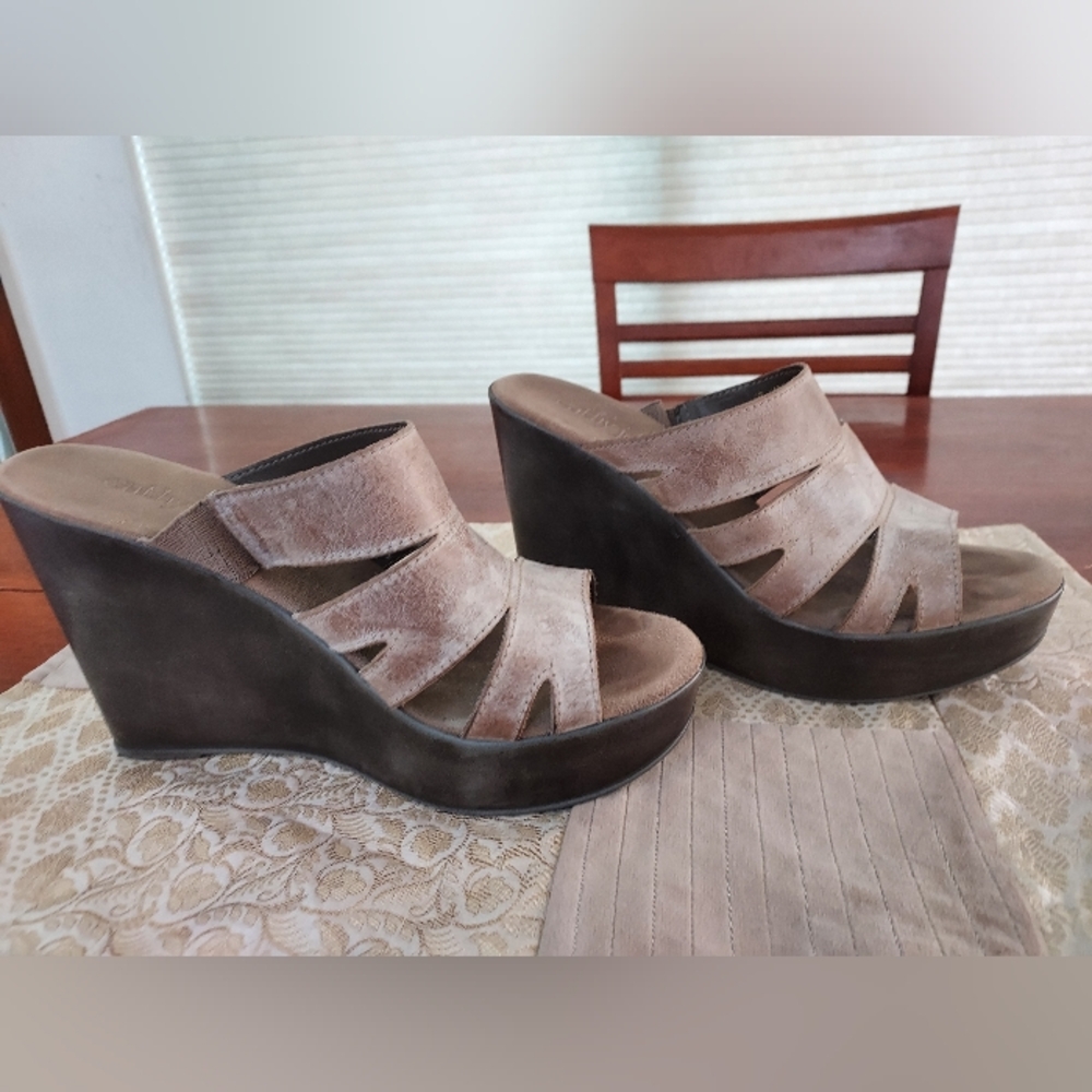 Cathy Jean Brazil Platform Sandals Distressed Look Beige / Tan / Grey- 10